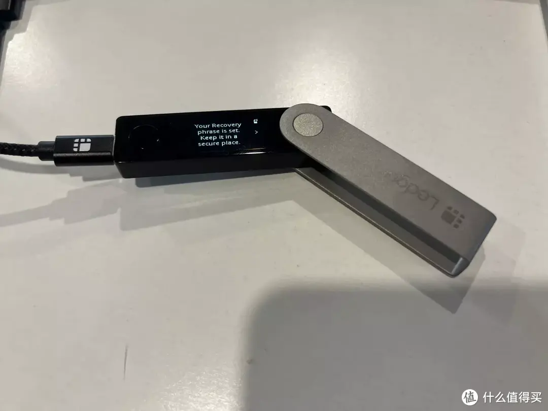 什么是硬件钱包？Ledger 开箱与使用教程