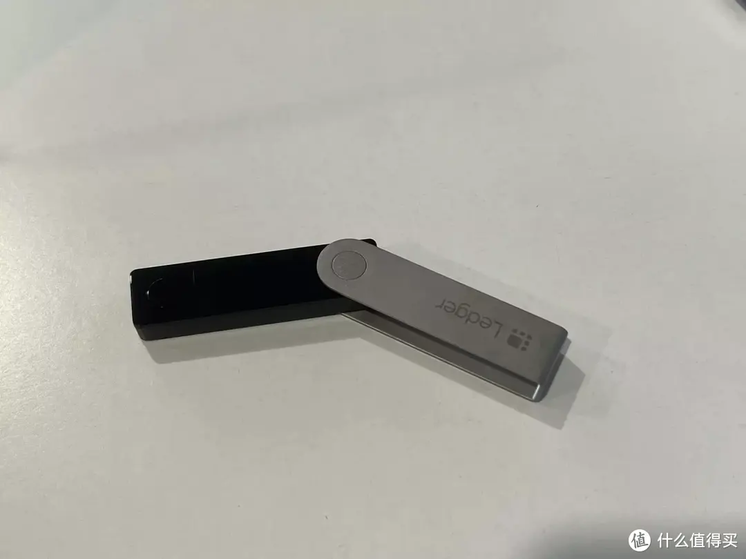 什么是硬件钱包？Ledger 开箱与使用教程